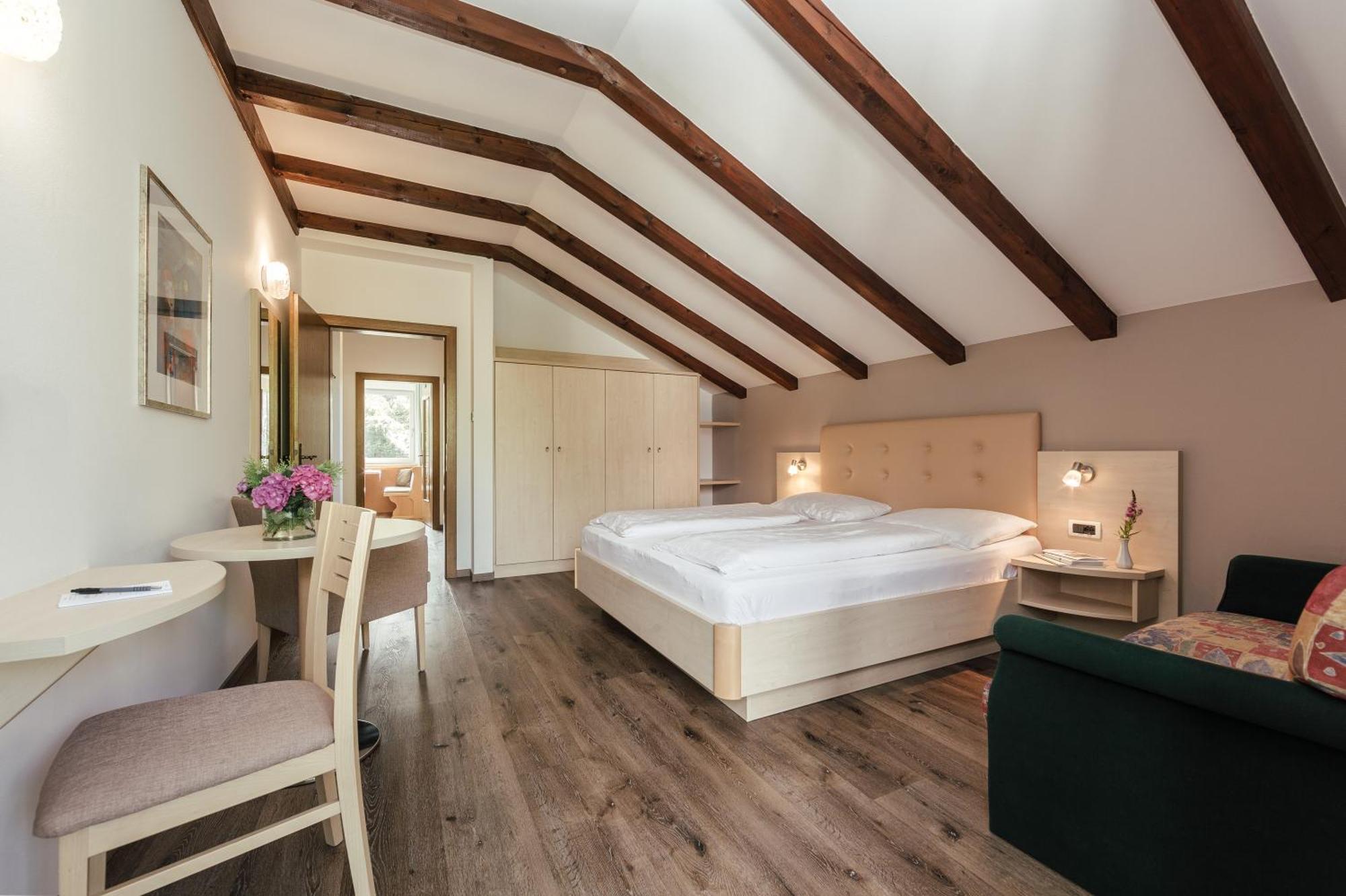 Hotel Garni Sirmian メラーノ エクステリア 写真